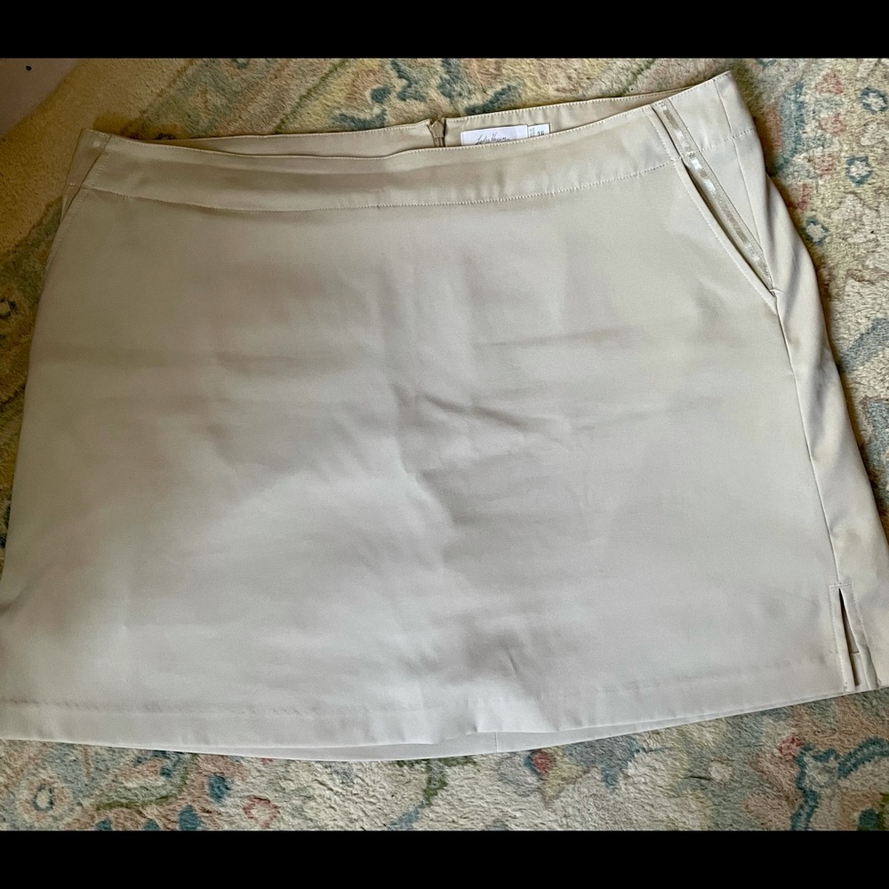 Skort